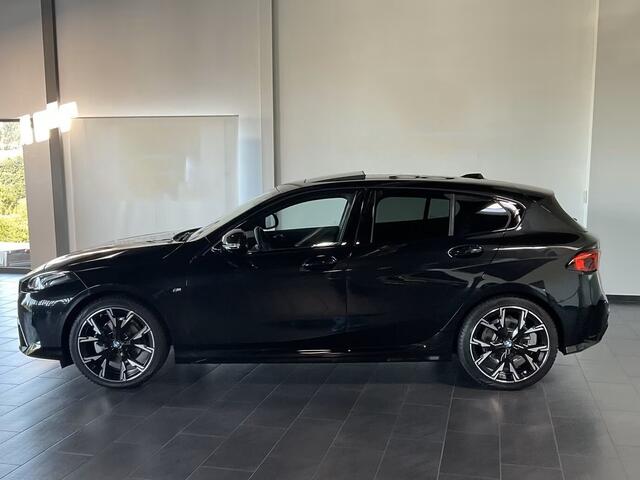 BMW 1-SERIE 120 M-SPORT ** LED, TREKH, PANORAMA, 19-inch LMV, ACC, M-ONDERST, EL. A-KLEP ** 1e EIG - Ex BMW-AG ** ** INFORMEER OOK NAAR ONZE AANTREKKELIJKE FINANCIAL-LEASE TARIEVEN **