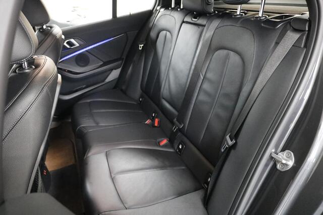 BMW 1-SERIE 118i High Executive Edition Clima | DAB | LED | Carplay | Leder | Cruise.
