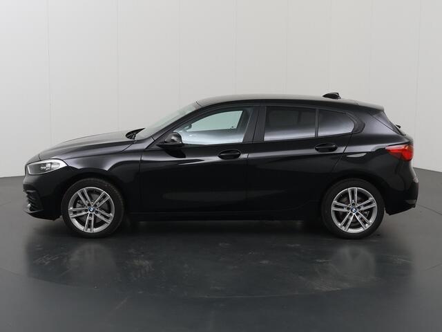 BMW 1-SERIE 118i Introduction Edition | Navigatie | Parkeersensoren | Climate Control | Cruise Control |