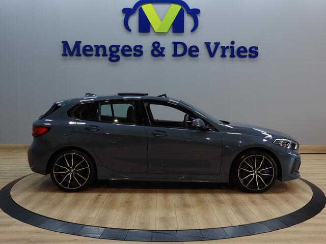 BMW 1-SERIE 116d Executive Edition M Sport | Airco ECC | Panorama | Sfeer | Head Up | Camera | Isofix | NAP