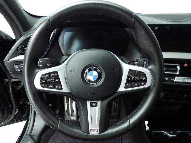 BMW 1-SERIE 5-deurs 118i | M-Sportpakket | LED | Leder | Navigatie | Schuifdak | Sportstoelen | Active cruise | DAB | Hifi speakers | Alu 19 inch
