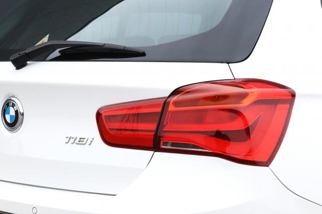 BMW 1-SERIE 118i Executive LCI2 LED koplampen Climate Control 2e eig