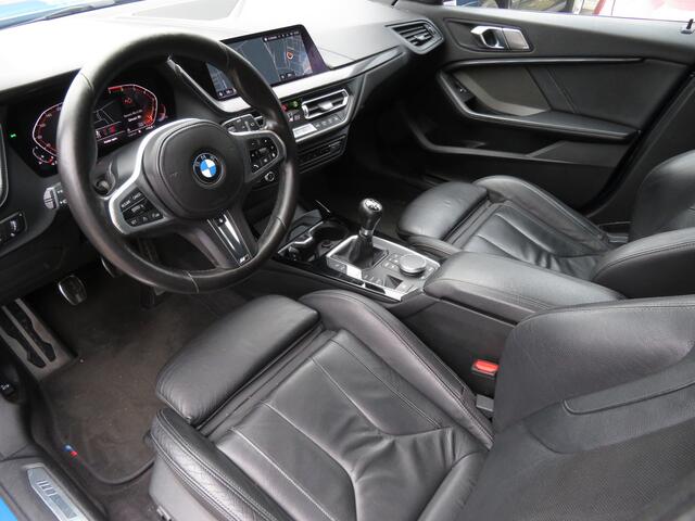 BMW 1-SERIE 118i High Executive Edition-M Airco Cr-Control CarPlay Panoramadak