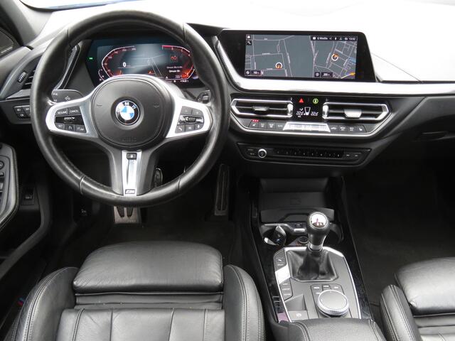 BMW 1-SERIE 118i High Executive Edition-M Airco Cr-Control CarPlay Panoramadak