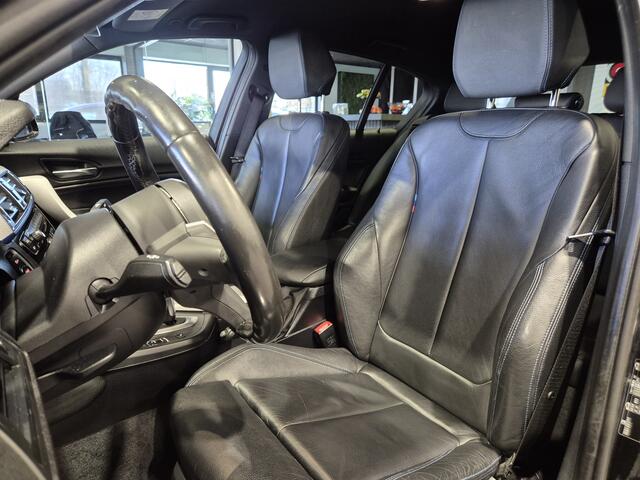 BMW 1-SERIE 116i M-Sport Shadow Edition Camera | Leder | Stoelverwarming | Zwarte hemel | CarPlay | Cruise