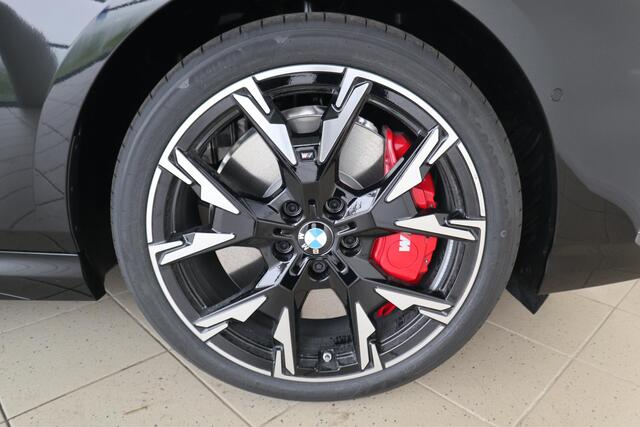 BMW 1-SERIE 123 xDrive | M Sportpakket Pro | Adaptieve Cruise Control | Harman Kardon | Stoel & Stuurwielverwarming | Achteruitrijcamera | Dodehoekdetectie | Comfort Access | Ekris Selection
