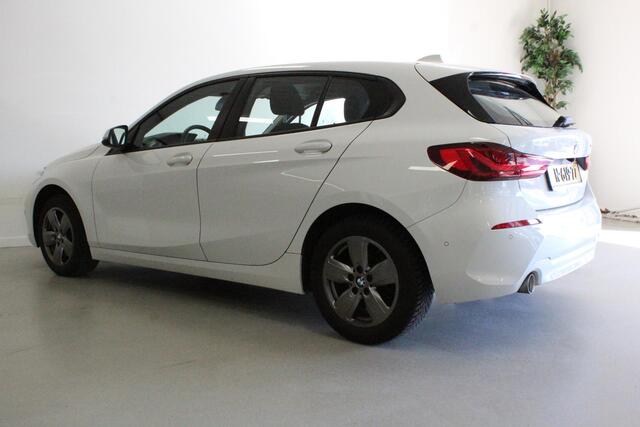 BMW 1-SERIE 116d Business Edition | DAB-RADIO | LED | CARPLAY | CAMERA | CRUISE | NAVIGATIE | STOEL-VERW |