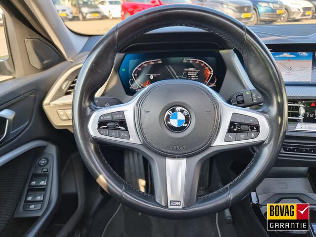 BMW 1-SERIE 118i Business Edition | Sportline | Panoramadak | M sport stuur | Sportstoelen