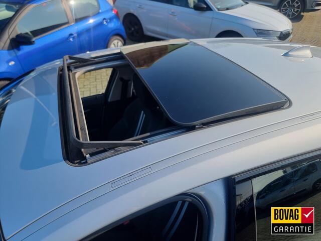 BMW 1-SERIE 118i Business Edition | Sportline | Panoramadak | M sport stuur | Sportstoelen