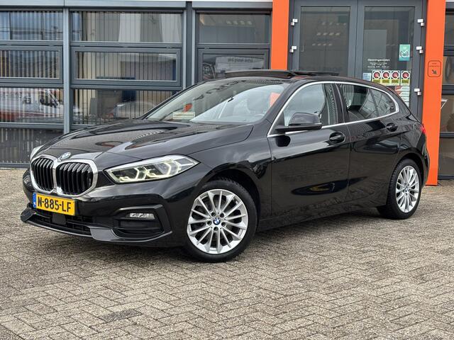 BMW 1-SERIE 118i Business Edition / Schuifkanteldak / Navi / Applecarplay/AndroidAuto /