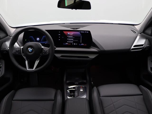 BMW 1-SERIE 120 M Sportpakket | Premium Pack | Stuurwielrand Verwarmd | Comfort Access | Panoramadak | Driving Assistant | Parking Assistant | Harman Kardon | 18'' | Ekris Selection