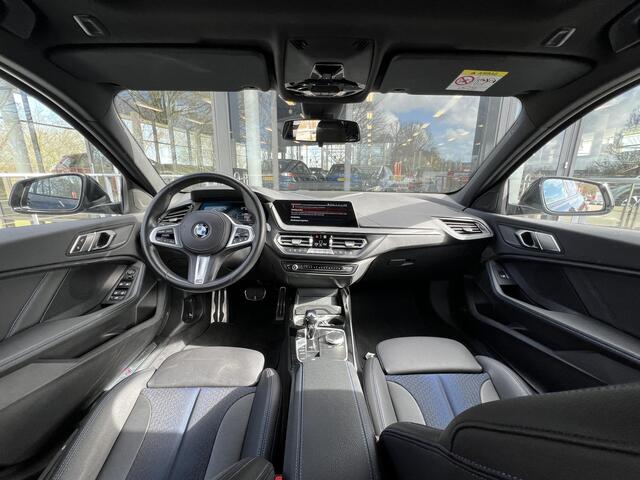 BMW 1-SERIE 118i Business Edition Automaat 136PK | M-Sport | Panoramadak | Navigatie | Achteruitrijcamera | Stoelverwarming