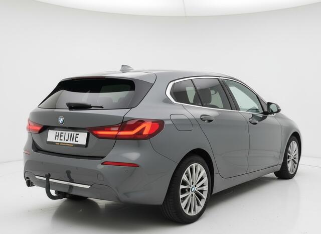 BMW 1-SERIE 118i 136PK AUT. HIGH EXECUTIVE TREKHAAK/LEDER/PANORAMADAK