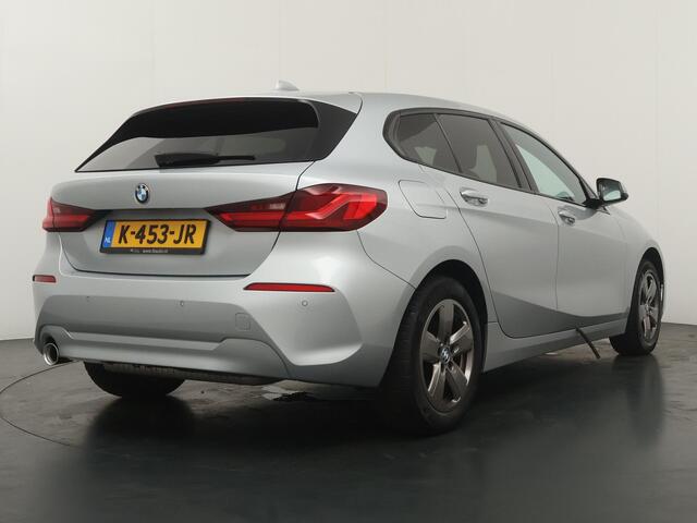 BMW 1-SERIE 118i Executive Edition - Navigatie - Climate Controle - Apple Carplay & Android Auto