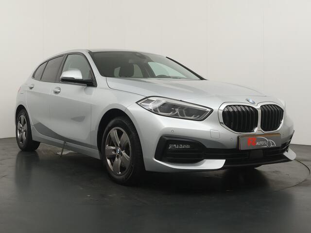 BMW 1-SERIE 118i Executive Edition - Navigatie - Climate Controle - Apple Carplay & Android Auto