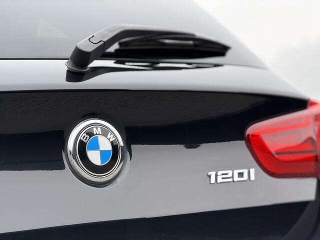 BMW 1-SERIE 120i M Sport High Executive | Leder | Harman & Kardon | Navi Prof. | Dealer onderhouden !