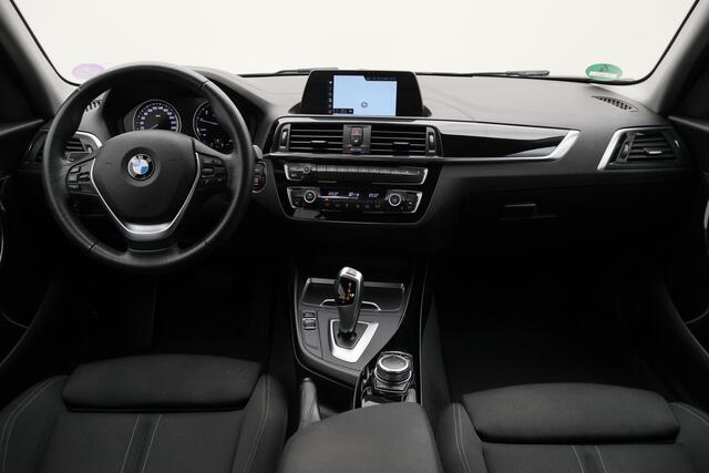 BMW 1-SERIE 118i Corporate Lease Executive Automaat Navigatie, LED, Climate, Cruise, Trekhaak