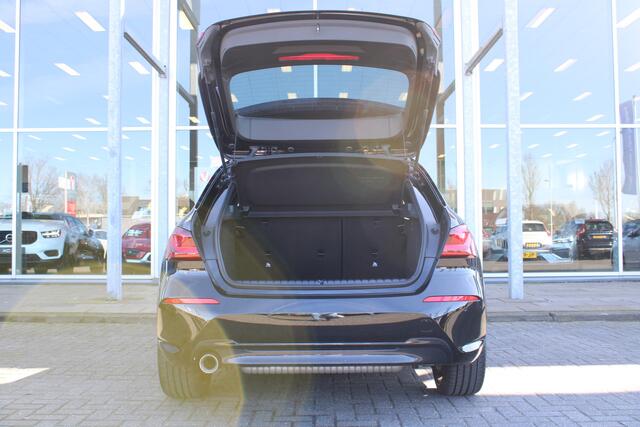 BMW 1-SERIE 5-Drs 118i Automaat High Executive | Schuif/Kanteldak | Head-Up display | Camera | Verw. Voorstoelen | 19" LMV | PDC V+A |