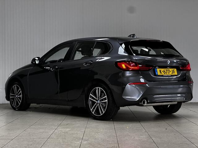 BMW 1-SERIE 118i Executive Edition/ Nieuw model!/ Apple + Android/ Virtual Dash./ LED Koplampen/ 17'' LMV/ Camera/ Keyless-GO/ Lane-Assist./ Navi/ Grootlicht Assist./ DAB+/ Adaptive Cruise/ PDC V+A/ Multi. LEDER. Stuur.