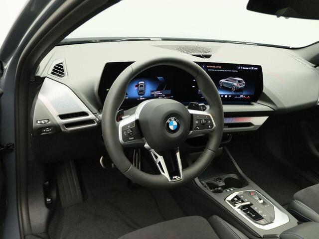 BMW 1-SERIE 120 M Sportpakket | Glazen Panoramadak | Driving Assistant Plus | Head-Up Display | Head-Up Display | 18" | Ekris Selection