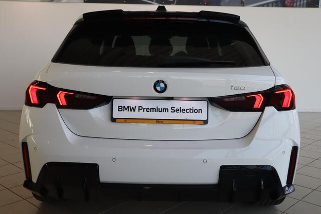 BMW 1-SERIE 120 M Sportpakket Pro | Head-Up | 360 Camera | Dodehoekdetectie | Iconic Glow | Stoelverwarming | Comfort Access | Ekris Selection