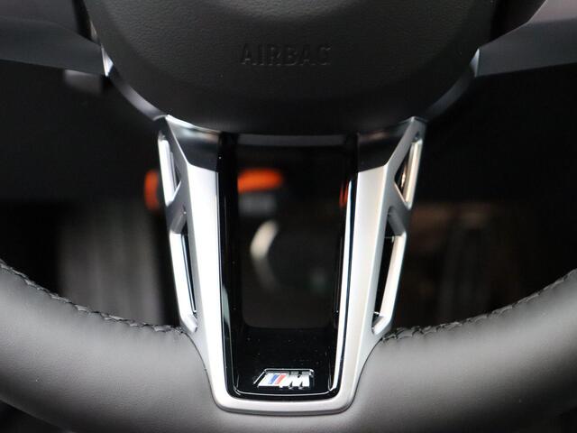 BMW 1-SERIE 120 M Sportpakket Pro | Premium Pack | Stuurwielrand Verwarmd | Panoramadak | Elektrisch Verstelbare Sportstoelen | Driving Assistant Plus | Harman Kardon | 19''