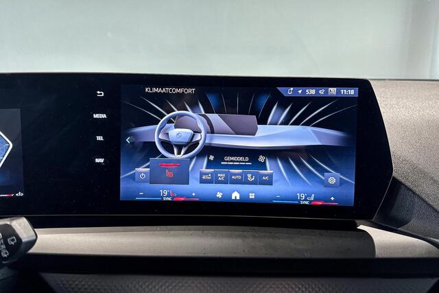 BMW 1-SERIE 120 M Sport Design | Stoelverwarming | Achteruitrijcamera | Trekhaak |