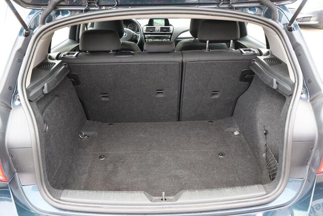 BMW 1-SERIE 118i Centennial Executive Navigatie, Stoelverwarming, Cruise control, Lichtmetalen wielen, Elektrische ramen