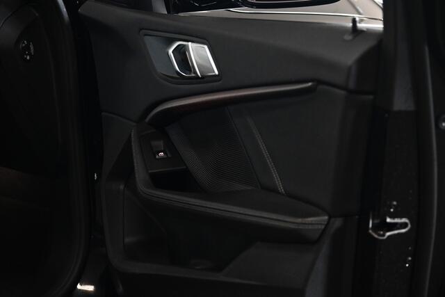 BMW 1-SERIE 118i High Executive NL auto / Leer / clima / navi