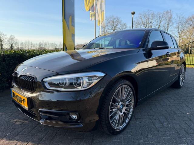 BMW 1-SERIE 118i Aut8 Sport Line Edition Led / Carplay / Camera
