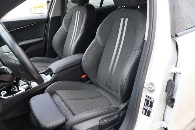 BMW 1-SERIE 118i | LED | Automaat | Clima | Camera | .