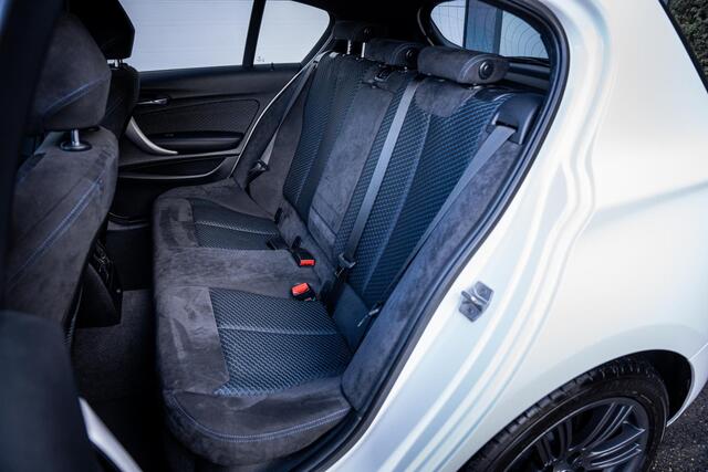 BMW 1-SERIE 118i M-Sport AUT8 I Carplay I Camera I Harman/Kardon I Alcantara I Dealer-onderhouden