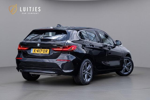 BMW 1-SERIE 118i Executive AUT8|Camera|Carplay|LED|Sfeerverl.|Stuur&stoelverw.|NL-auto|Dealer-onderhouden