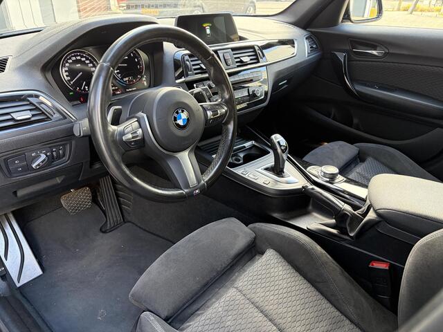 BMW 1-SERIE 120i Edition M Sport Shadow High Executive | Climate | Alcantara | Parkeer sensoren | M sport |