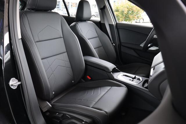 BMW 1-SERIE 120 | Driving Assistant | Stoelverwarming | Premium Pack | elektrisch bedienbare achterklep