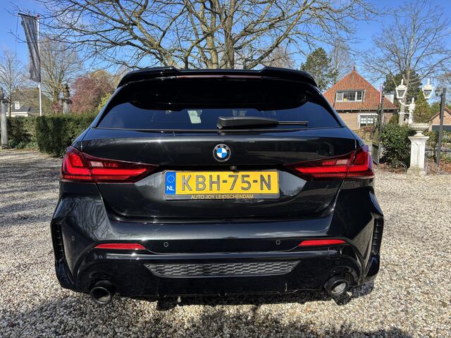 BMW 1-SERIE M135i xDrive High Executive / Pano / HK Audio / HUD / Camera