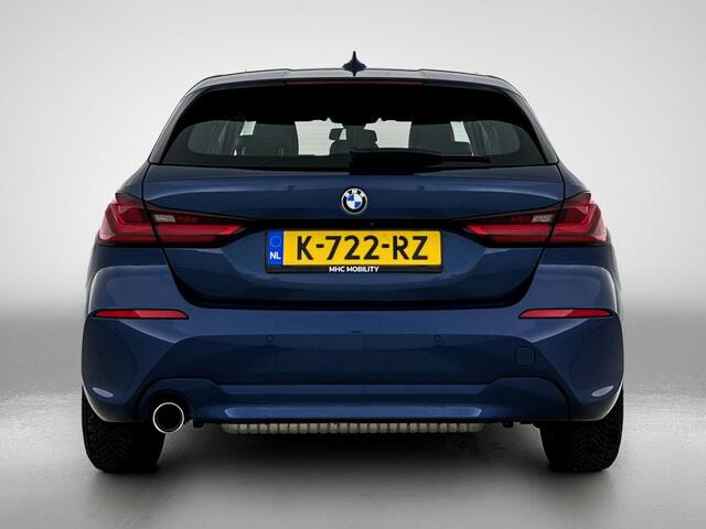 BMW 1-SERIE 118i Executive Edition | Sportstoelen | Park assist |