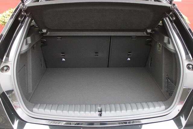 BMW 1-SERIE 120 170PK M SPORT | PANORAMA SCHUIF/KANTEL DAK | 18" LICHTMETALEN VELGEN | DODEHOEK DETECTIE | DRAADLOZE APPLE CARPLAY/ANDROID AUTO | NAVIGATIE | ACHTERUITRIJ CAMERA | ADAPTIEF M ONDERSTEL | SFEER VERLICHTING | STOEL VERWARMING | DAB+ RADIO | ALCANTARA BE