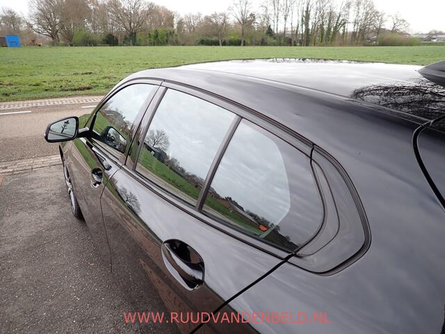 BMW 1-SERIE 118i Executive Edition CAMERA / ACC / SPORTSTOEL