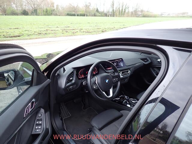 BMW 1-SERIE 118i Executive Edition CAMERA / ACC / SPORTSTOEL