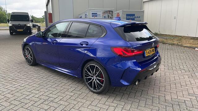 BMW 1-SERIE 120i 178pk Executive Automaat / Navigatie / Panoramadak / Stoelverwarming