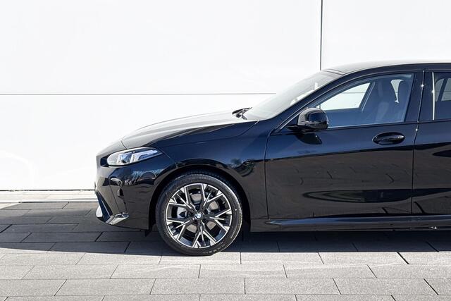 BMW 1-SERIE 120 M Sport Design Edition | Driving Assistant | Premium Pack | Huiselectie