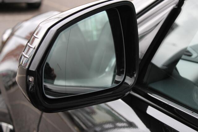 BMW 1-SERIE 120 M Sport Automaat / Sportstoelen / Comfort Access / Achteruitrijcamera / Adaptieve LED / Stoelverwarming / M Adaptief onderstel