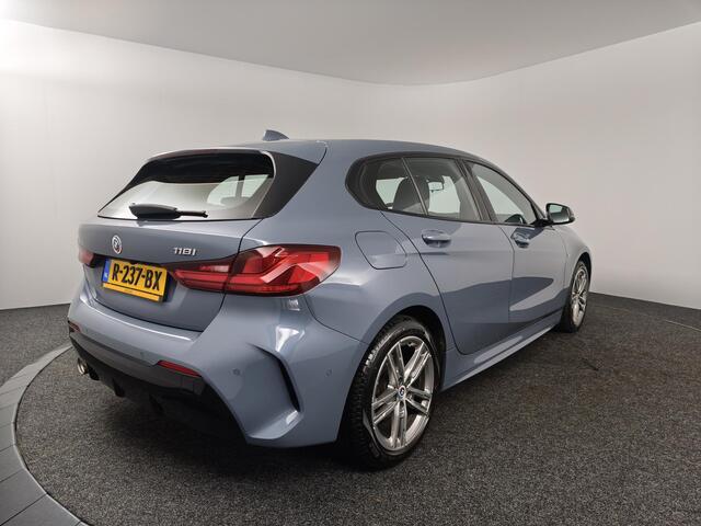 BMW 1-SERIE 118i Business Edition | Apple Carplay & Android Auto | Achteruitrijcamara | M pakket |