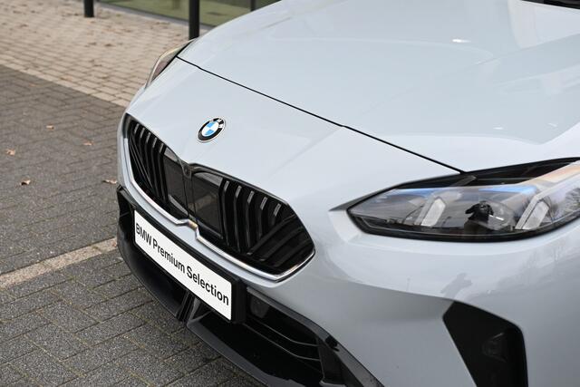 BMW 1-SERIE 120 High Executive M Sport Automaat / Panoramadak / Sportstoelen / Comfort Access / Head-Up / Adaptieve LED / Parking Assistant Plus