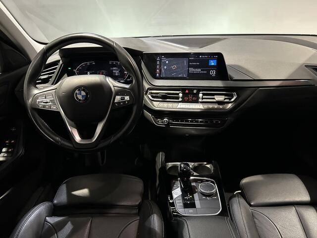 BMW 1-SERIE 118i Introduction Edition | Leder | Stoelverwarming | Climate control | 18" Velgen |