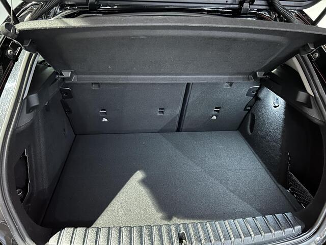 BMW 1-SERIE 118i Introduction Edition | Leder | Stoelverwarming | Climate control | 18" Velgen |