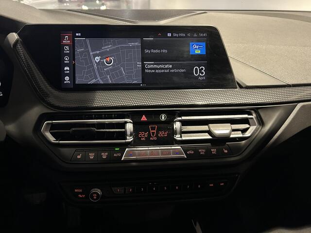BMW 1-SERIE 118i Introduction Edition | Leder | Stoelverwarming | Climate control | 18" Velgen |