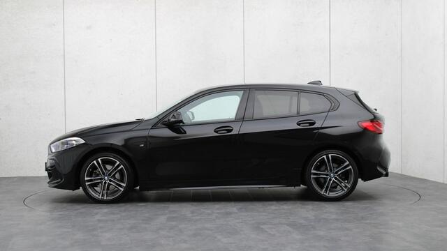 BMW 1-SERIE 118i M-Sport | Achteruitrijcamera | M Sportstoelen | Shadow-Line