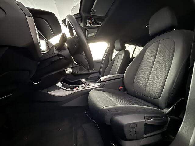 BMW 1-SERIE 118i Executive Edition Automaat | LED | 19"velgen